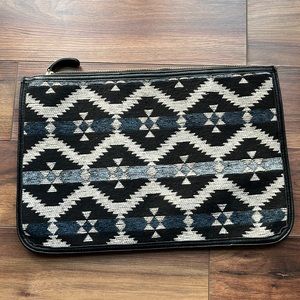 Southwest Print Large Forever21 Zip Clutch